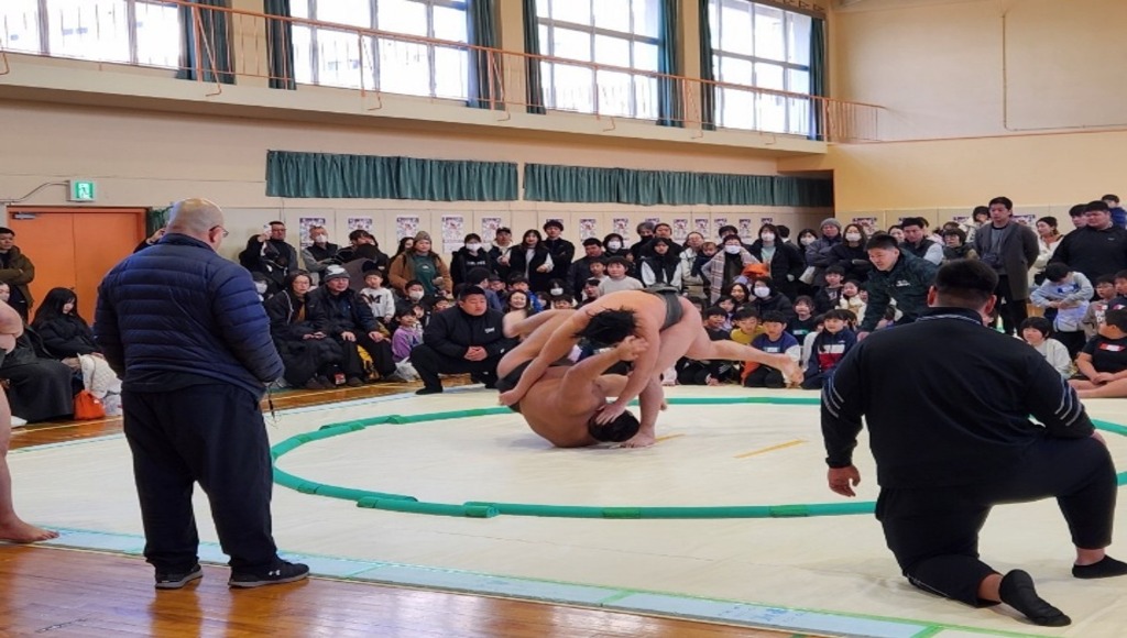 昨年のイベント - 相撲の様子